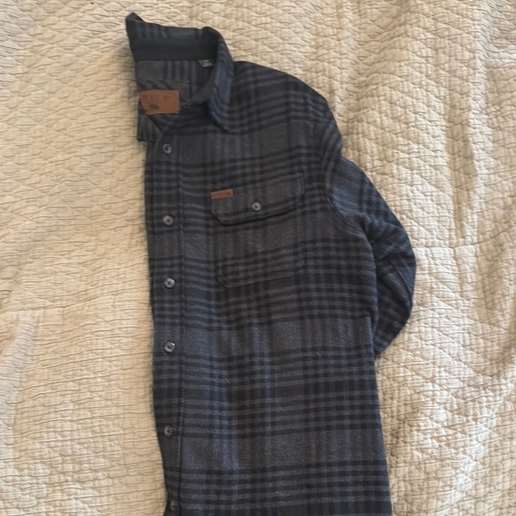 Men's Plaid Button-Up Shirt - Picture 4 of 5